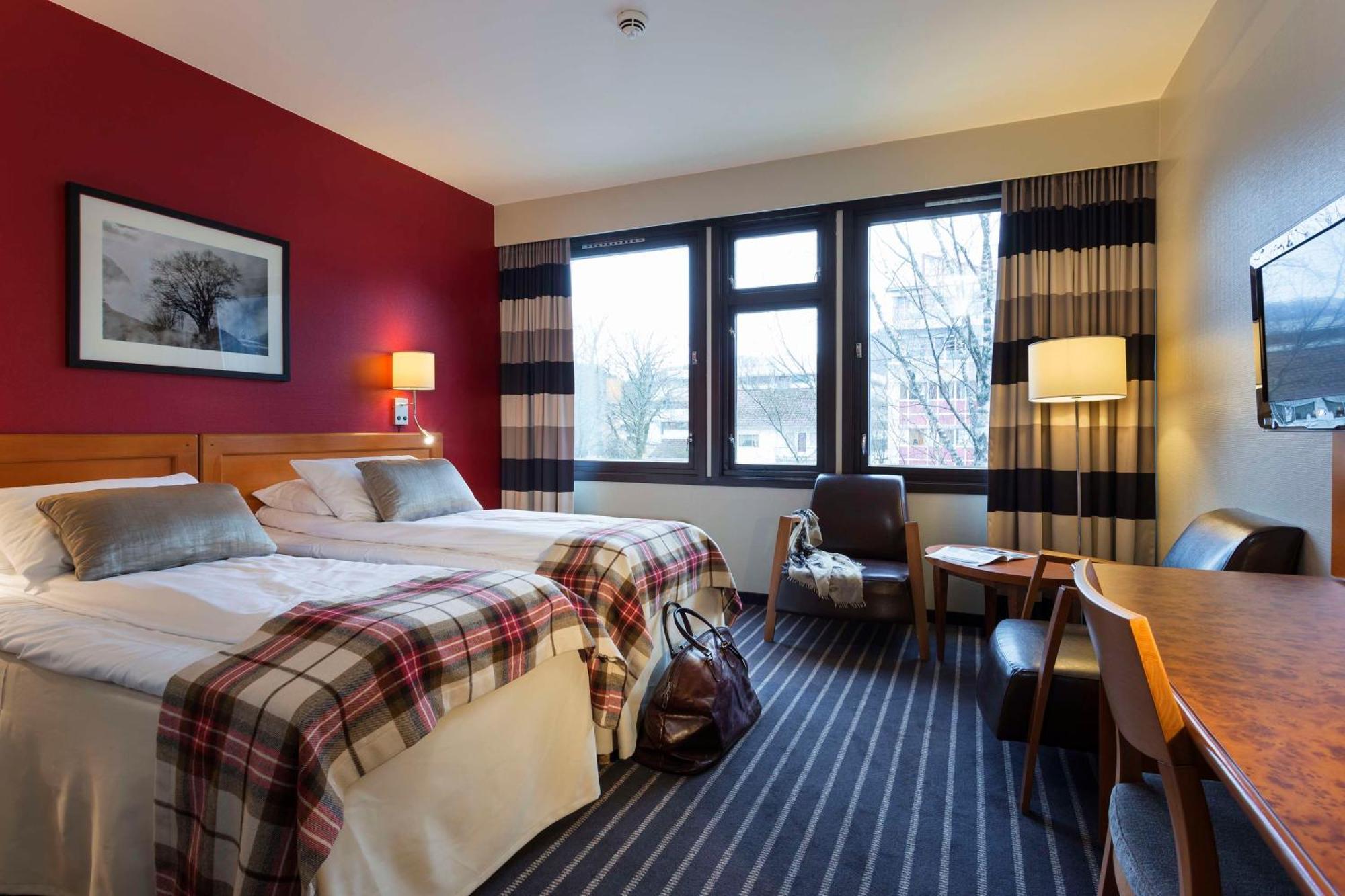 Hotel Scandic Sunnfjord & 4*